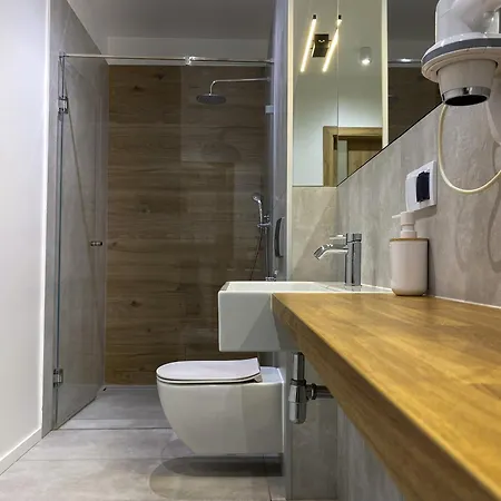 Tanie Noclegi Gliwice - Apartamenty Łowicka 28 Zewnętrze zdjęcie