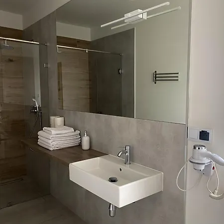 Tanie Noclegi Gliwice - Apartamenty Łowicka 28 Zewnętrze zdjęcie
