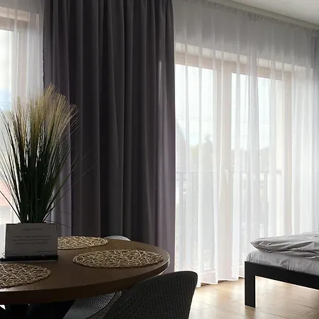 Tanie Noclegi Gliwice - Apartamenty Łowicka 28 Zewnętrze zdjęcie